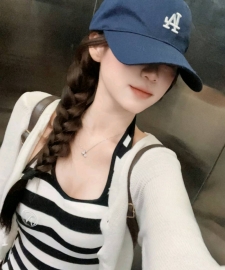 连云港旅行达人走路带风的姑娘照片